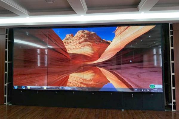 無縫拼接屏如何實現(xiàn)0mm拼縫的高清顯示？