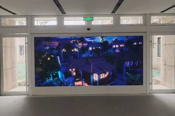 酒店使用LED顯示屏好，還是液晶拼接屏好？