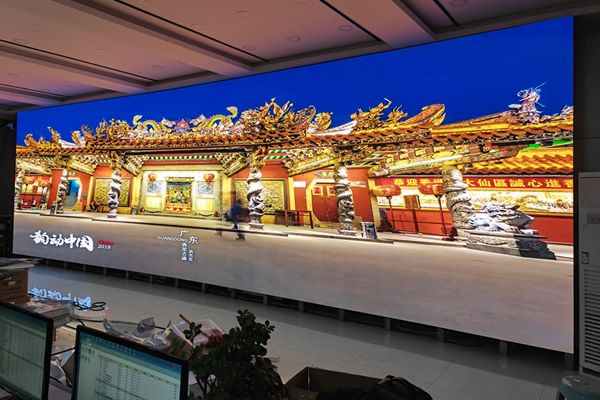 【展大局視野 創(chuàng)視覺盛宴】現(xiàn)代大屏幕顯示屏，引領(lǐng)視聽新潮流！