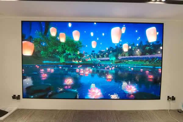 LED顯示屏的刷新率多少合適？選擇高刷新率的好，還是低刷新率的好