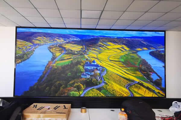 LED顯示屏可以長(zhǎng)時(shí)間觀看嗎