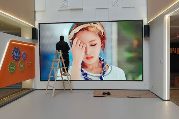 全彩室內(nèi)LED顯示屏價格多少錢一平方？